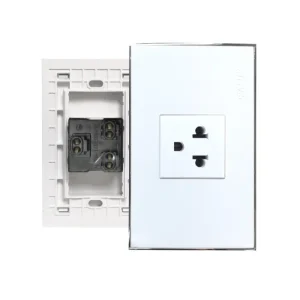 TOMACORRIENTE SIMPLE UNIVERSAL CON TOMA A TIERRA "OPALUX"